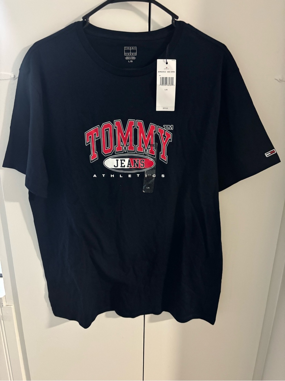 NWT Tommy Hilfiger Black T-Shirt with Red Logo Graphic